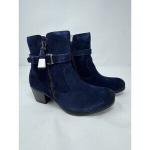 NEW Earth Origins Tori Dark Blue Water Repellent Suede Zip Up Heeled Boot Sz 7.5